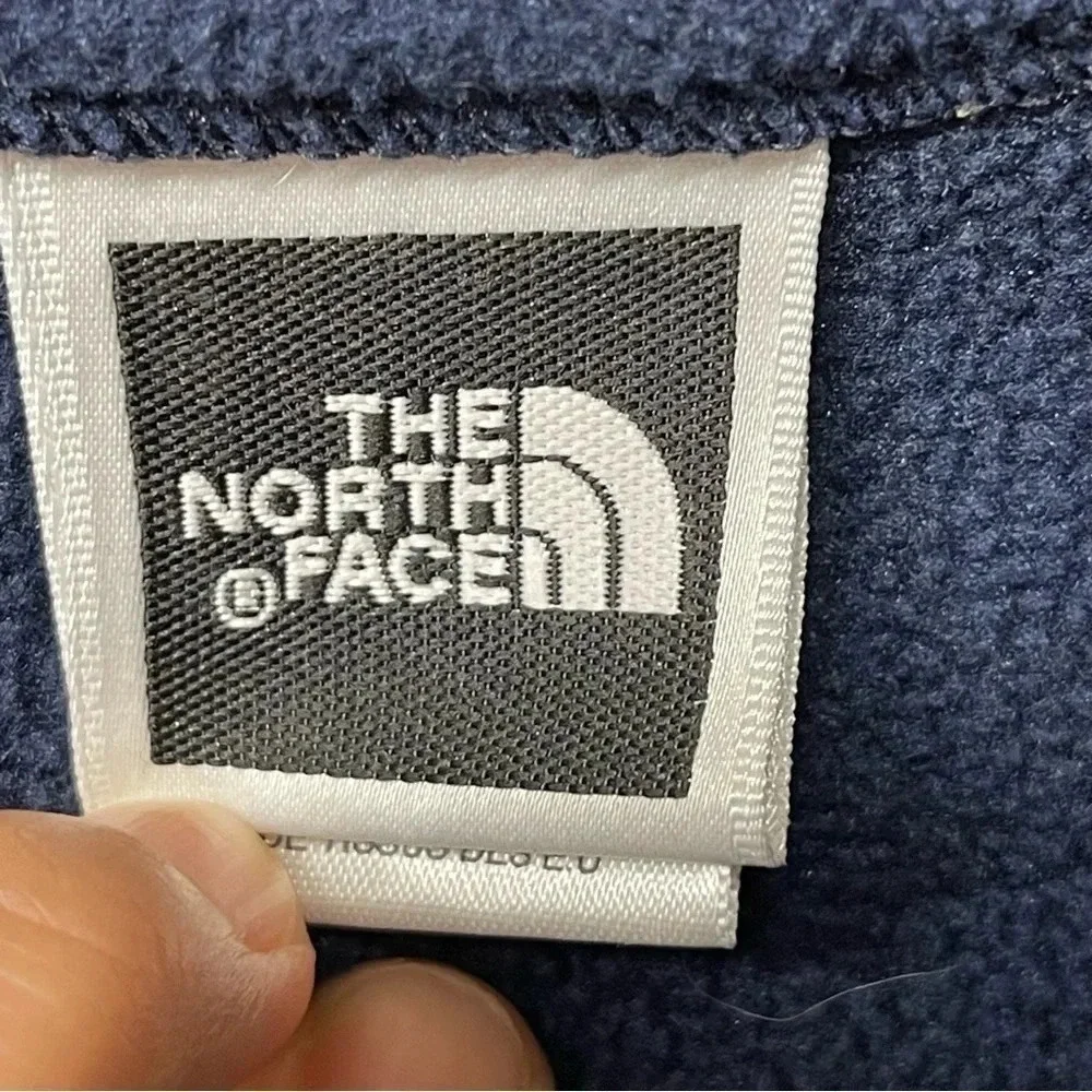 Men’s The North Face half zip fleece. M. Navy w black side stripe. Preloved.